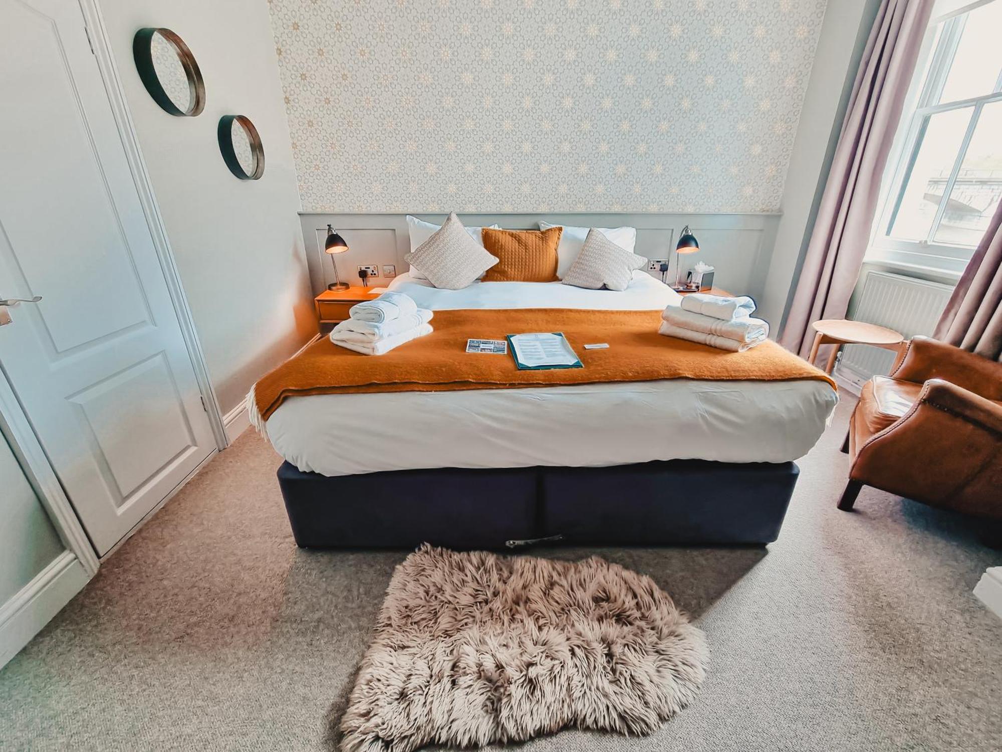 The Swan Hotel Staines-upon-Thames ภายนอก รูปภาพ