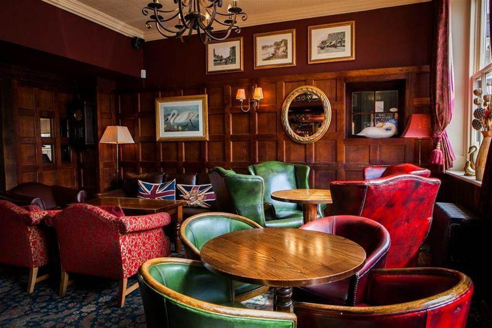The Swan Hotel Staines-upon-Thames ภายนอก รูปภาพ