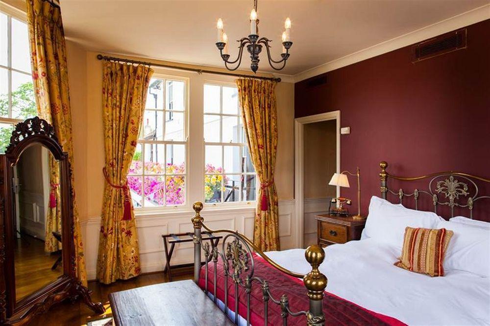 The Swan Hotel Staines-upon-Thames ภายนอก รูปภาพ