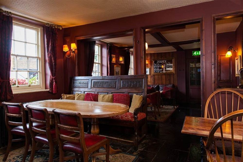 The Swan Hotel Staines-upon-Thames ภายนอก รูปภาพ